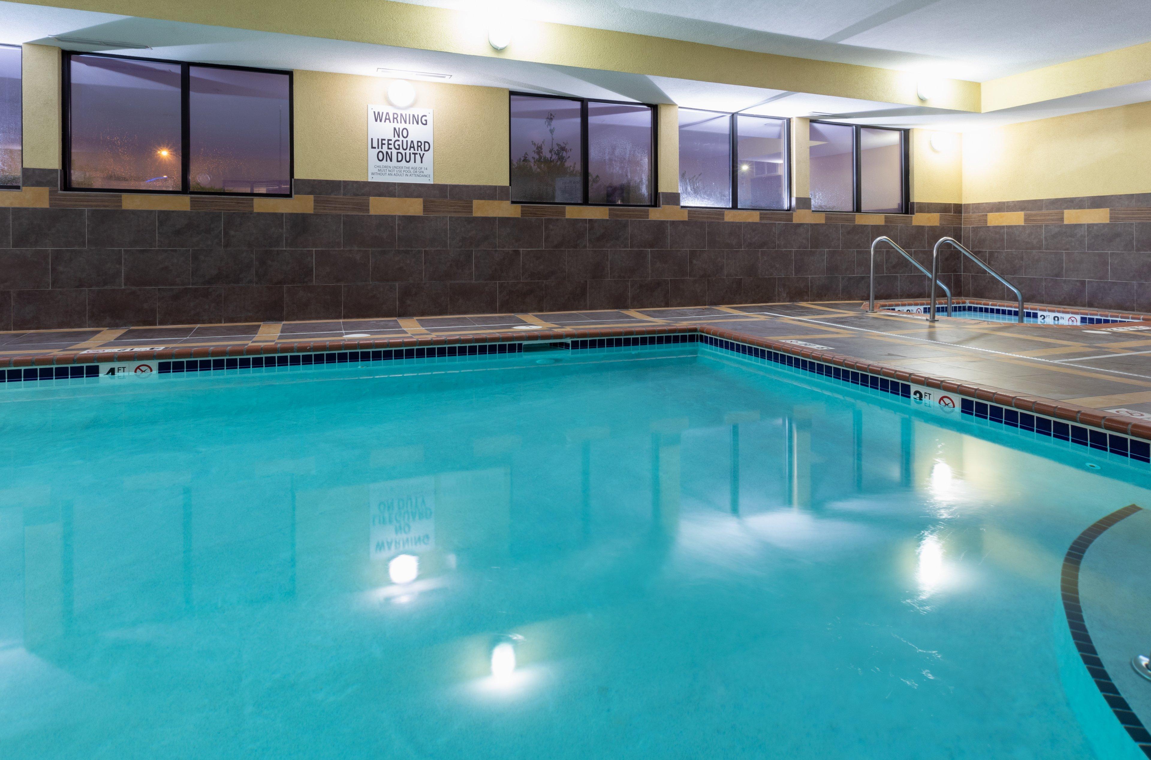 Holiday Inn Express And Suites Rochester West-Medical Center By Ihg Exterior photo